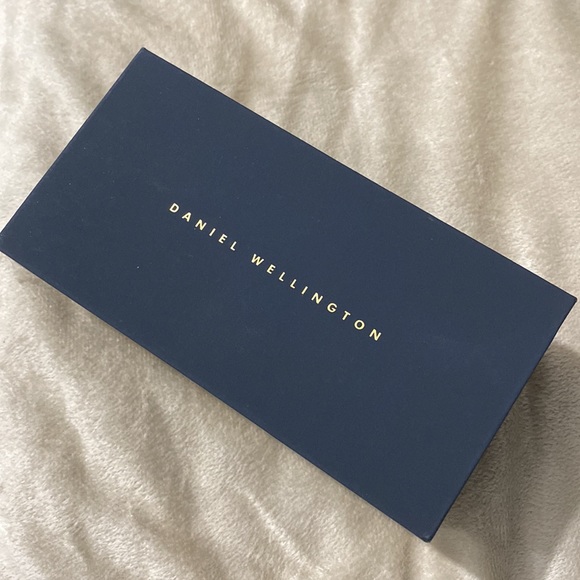 Daniel Wellington Watch - Picture 5 of 5